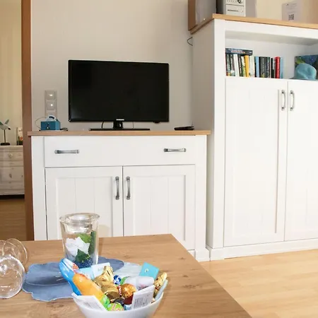 Karola, 8 Apartment *