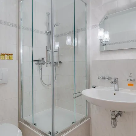 Karola, 8 ゲーレン