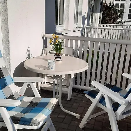 Karola, 8 アパート *